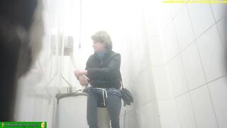 Girl pissing and shitting everywhere porn