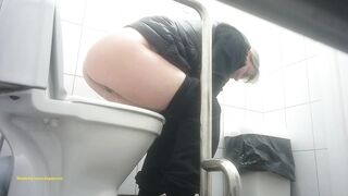 Pissing in open shower porn