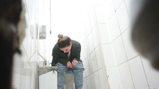 Pissing on girl while reading porn