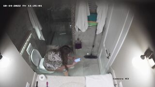 Weman in paties and pissing in car porn