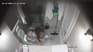 Weman in paties and pissing in car porn
