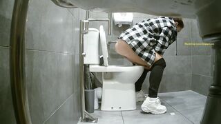 Pissing inside her porn tubes