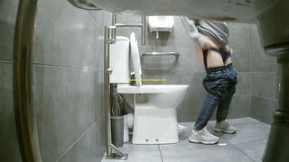 Pissing women adult porn