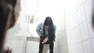 Porn hands free pissing