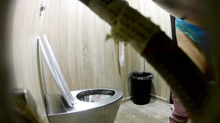 Black young thug pissing porn