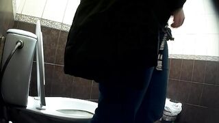 Porn pissing cuming in a condum