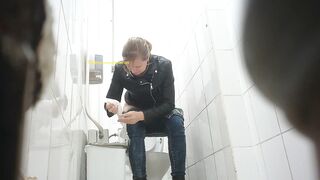 Guy pissing inside girl porn