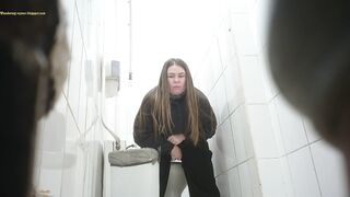 Pissing on snowman porn