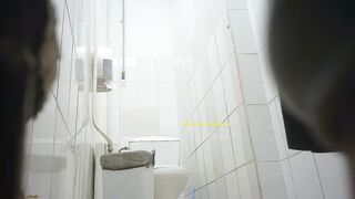 Pissing on snowman porn