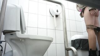 Pissing in iowa city porn
