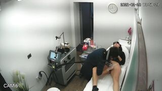 Women shaving their pussy