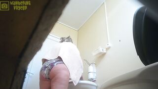 Melinda porn pissing