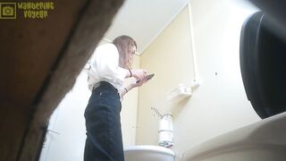 Shemale pissing while riding porn