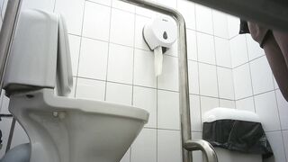 Golfer pissing porn