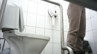 Golfer pissing porn