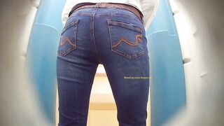 Women pissing and walking porn