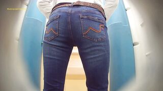 Women pissing and walking porn