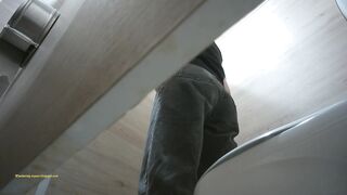 Man pissing on teenage porn