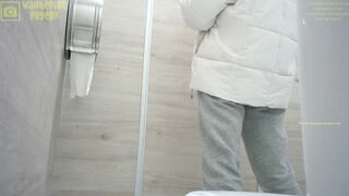 Women pissing pants porn