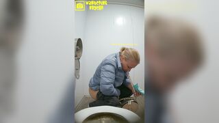 Pissing hotel room porn