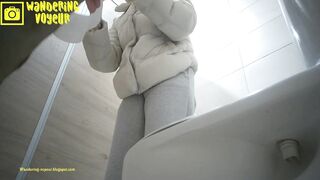 Teen pissing porn gifs