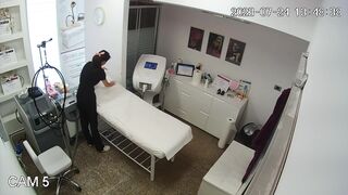 Women shaving pussy videos