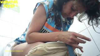 Young teen pissing hidden cam porn