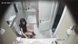 Ellie leen shower porn