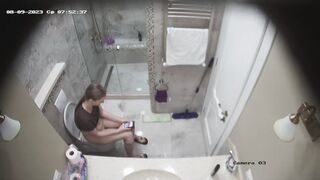  Girls peeing