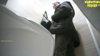 Country girls peeing