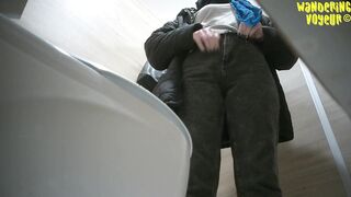 Country girls peeing