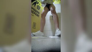 Nude japan girls peeing in the street
