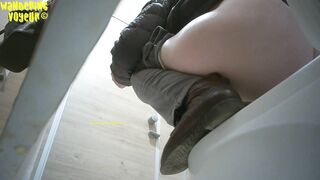 Peeing in girls mouth during blowjob