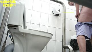 Girls peeing jobs