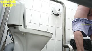 Girls peeing jobs