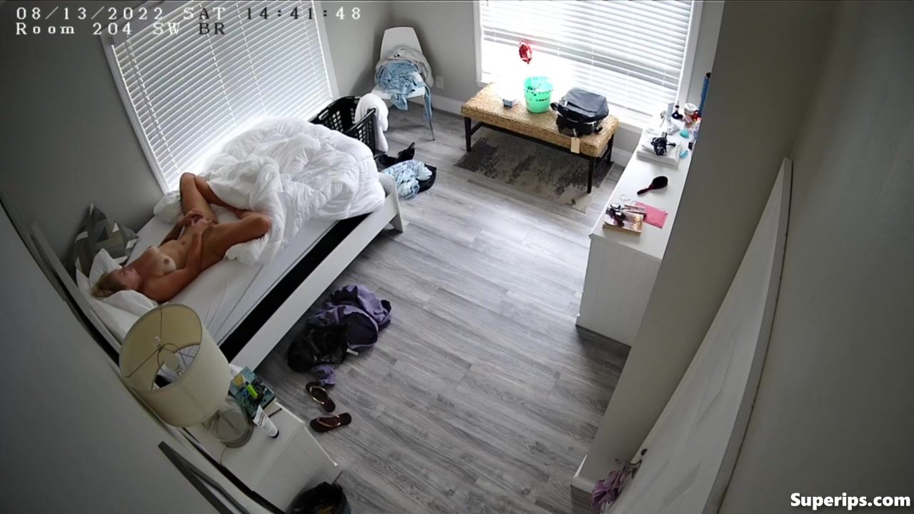 Canadian mother masturbates on her bed