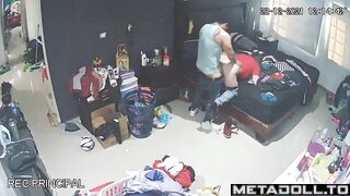 Young parents fuck in their messy room