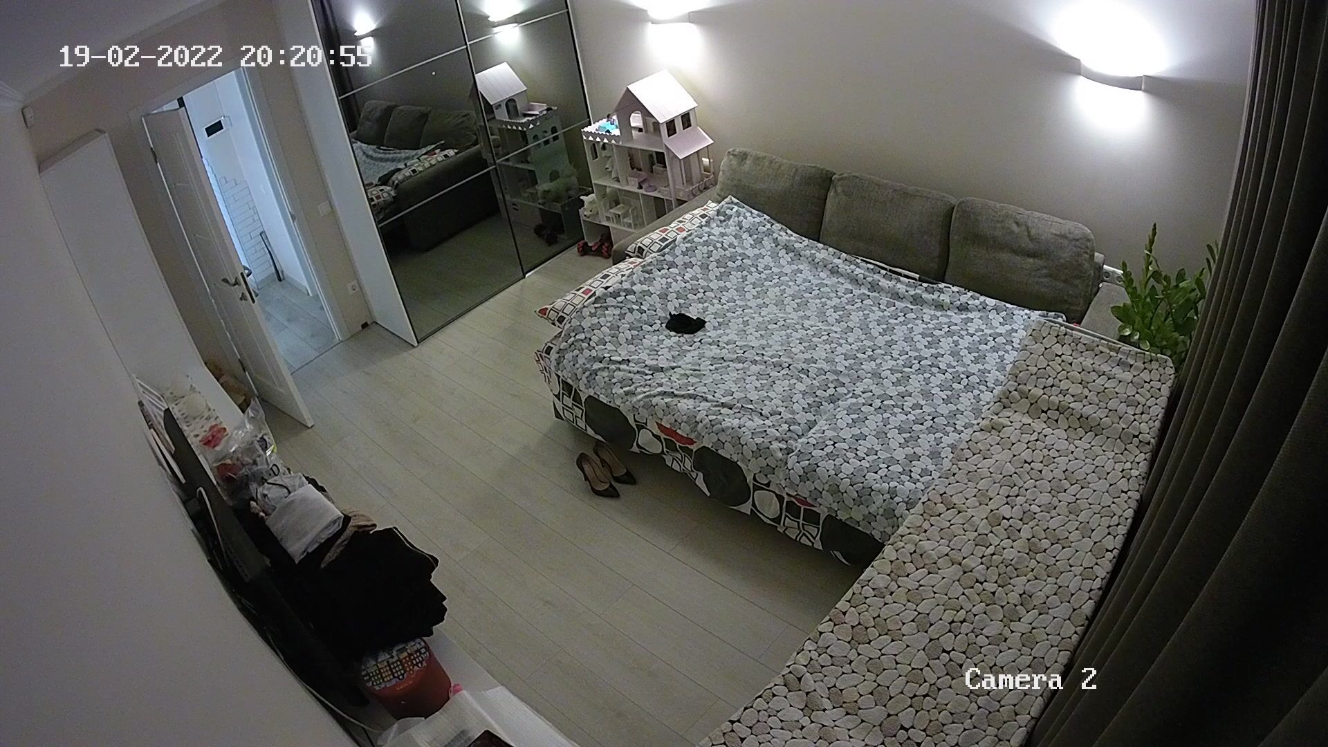 Live voyeur apartment cams
