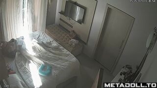 Dutch big ass mom rubs her pussy in the bedroom