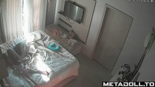 Dutch big ass mom rubs her pussy in the bedroom