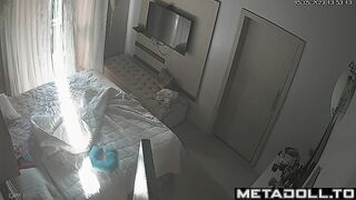 Dutch big ass mom rubs her pussy in the bedroom
