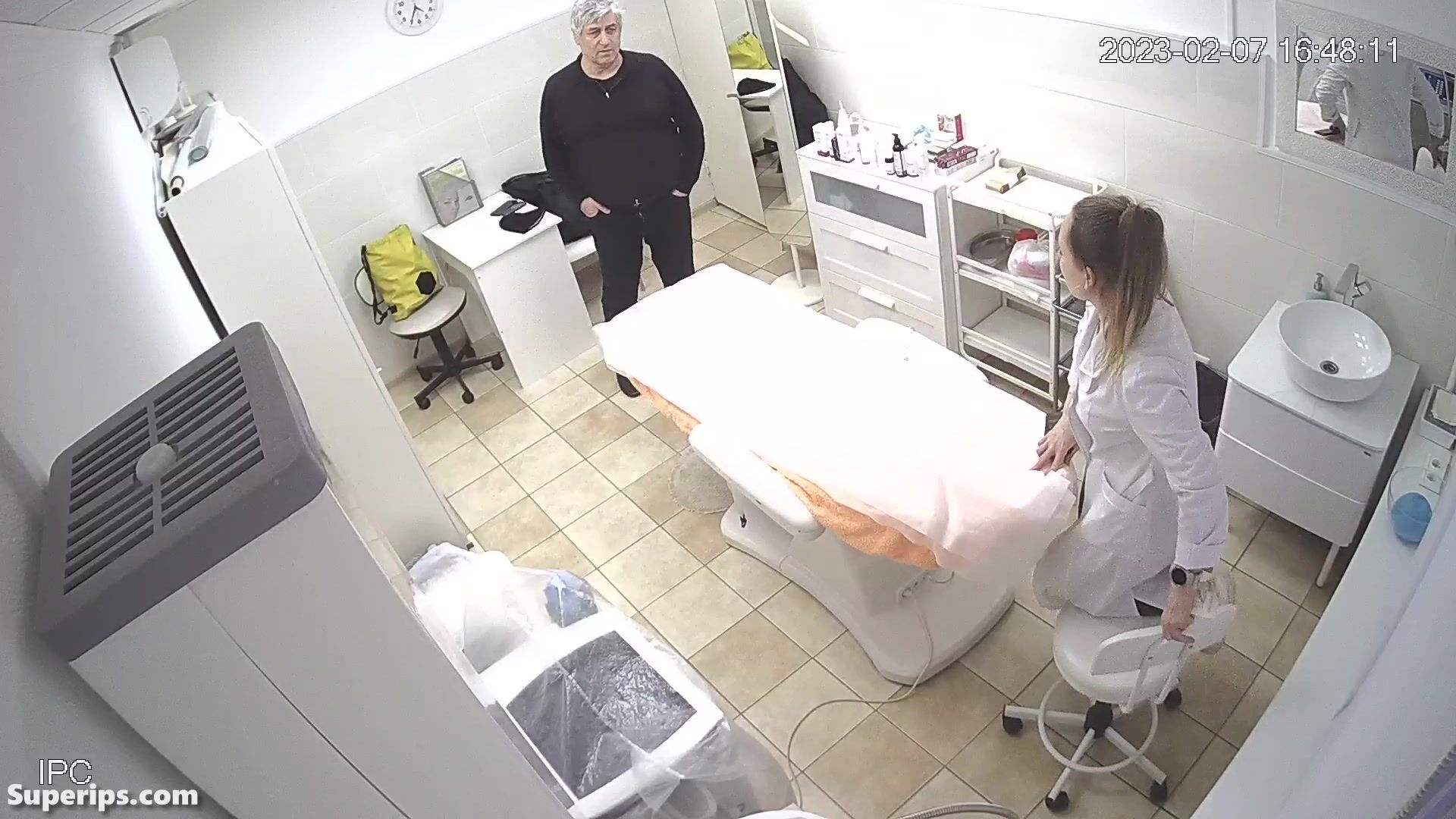German woman doctor gives a handjob to her patient