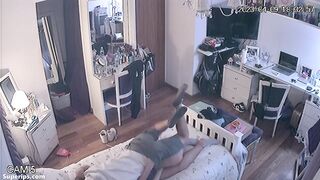 Teen girl rubs her pussy on her boyfriend’s body