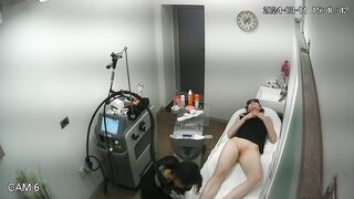 American horny brunette belly dancer gets wet during shaving vagina