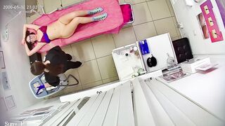 Australian busty brunette celebrity gets an orgasm while waxing her