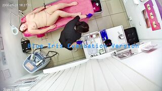 Busty mom gets an orgasm while waxing her tight pussy in Israeli beauty salon