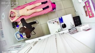Horny teacher shows her tight vagina in Italian beauty spa