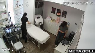 Turkish doctor finally showed her small and tight pussy in the waxing salon