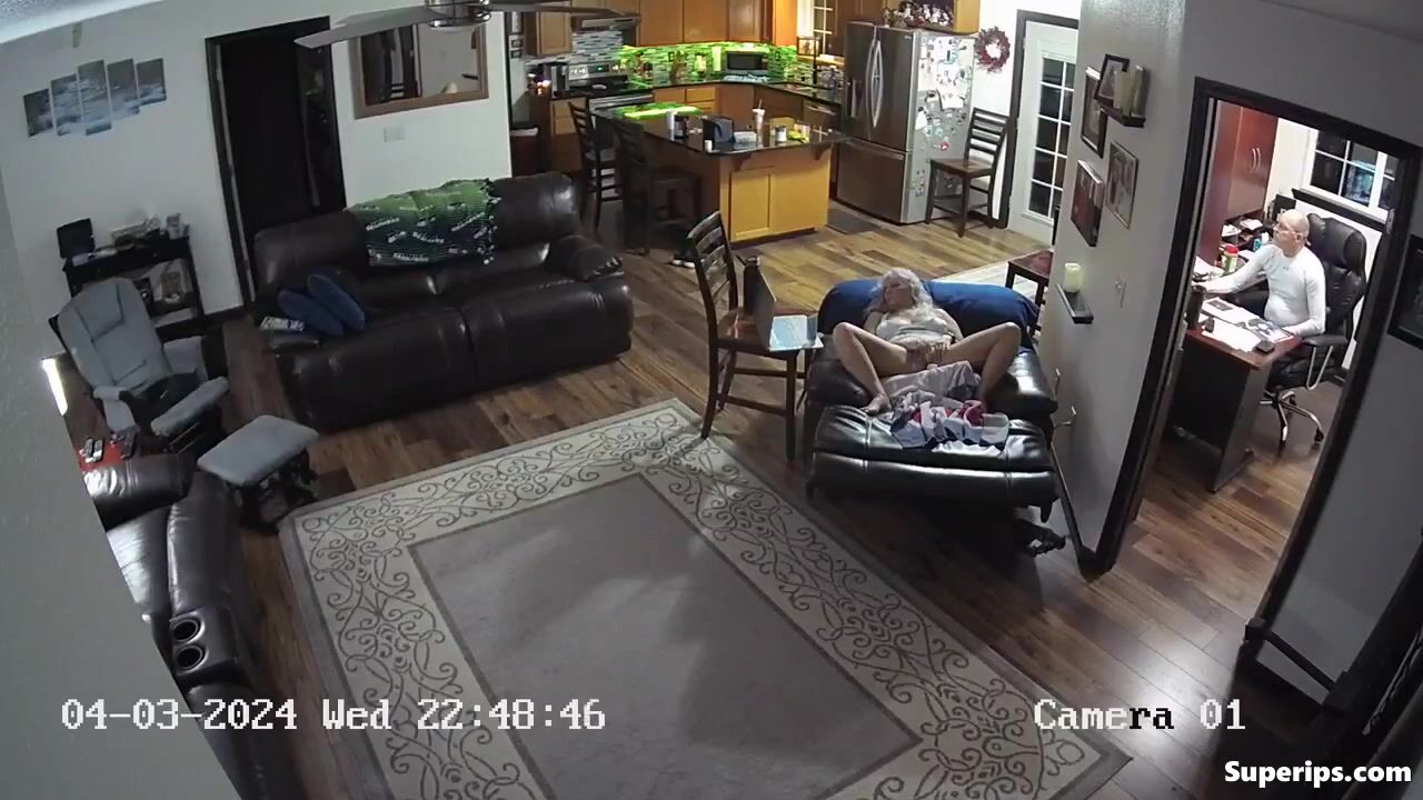 American granny masturbating in the living room