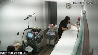 Scottish sex worker finally showed her hot pussy in the cosmetic salon
